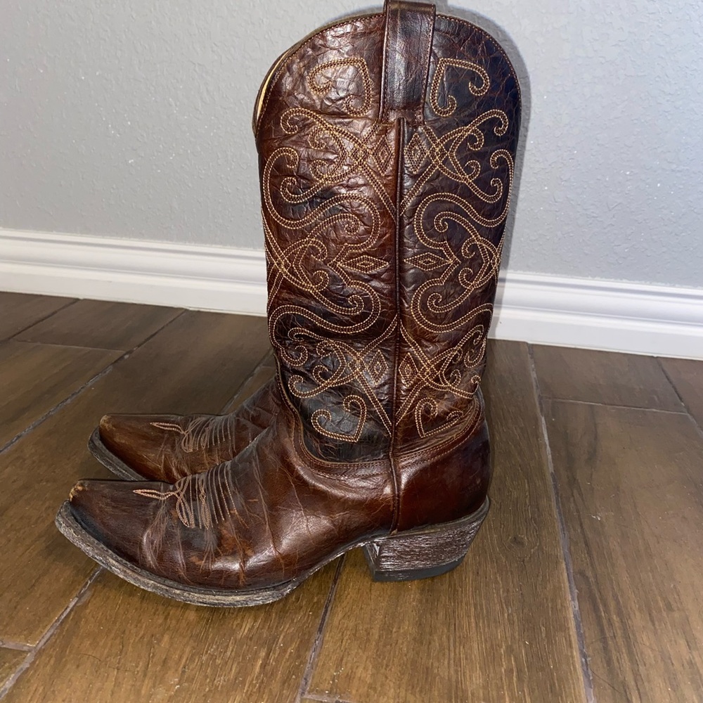 Cavenders cowgirl boots size 9